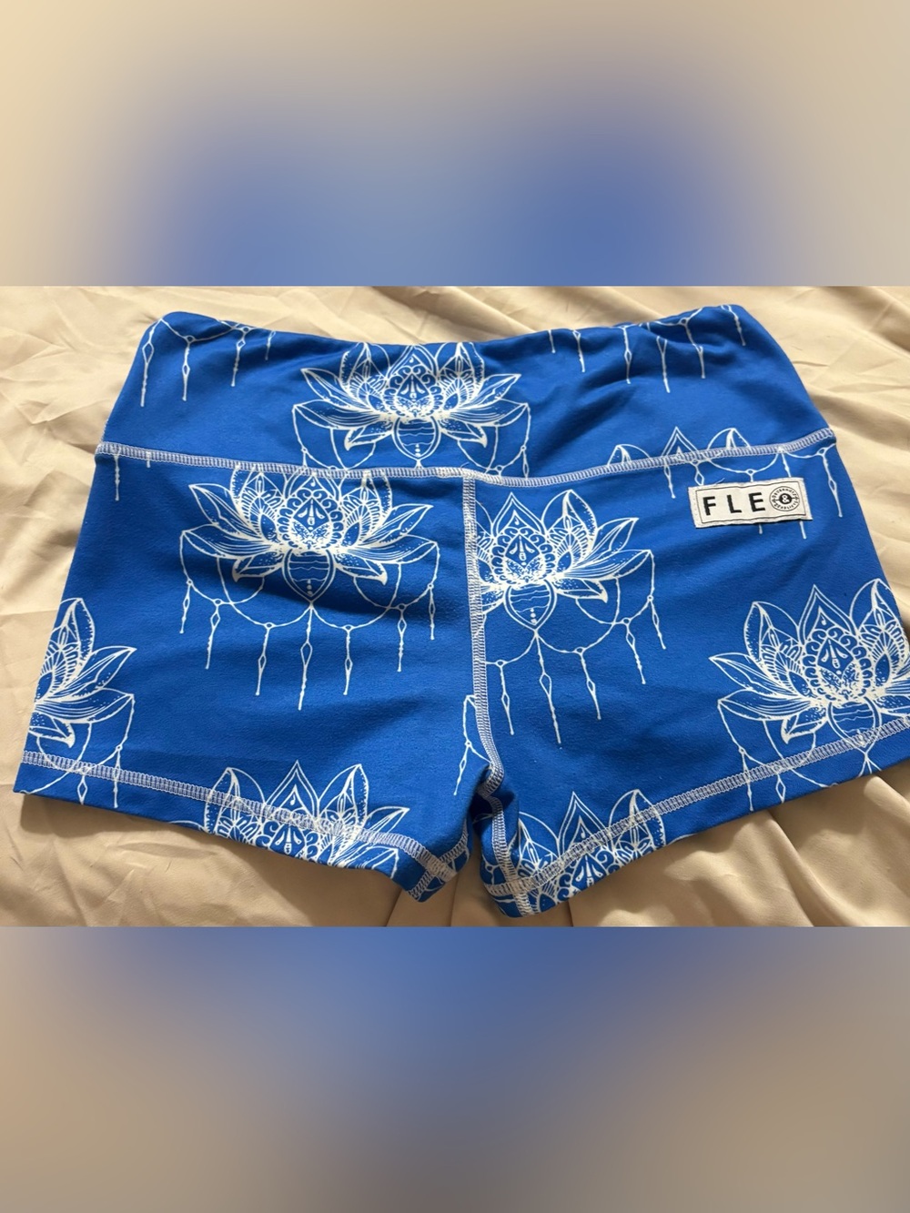 Rare Fleo x Doughnuts and Deadlifts (DNDL) collaboration - blue lotus. Size M